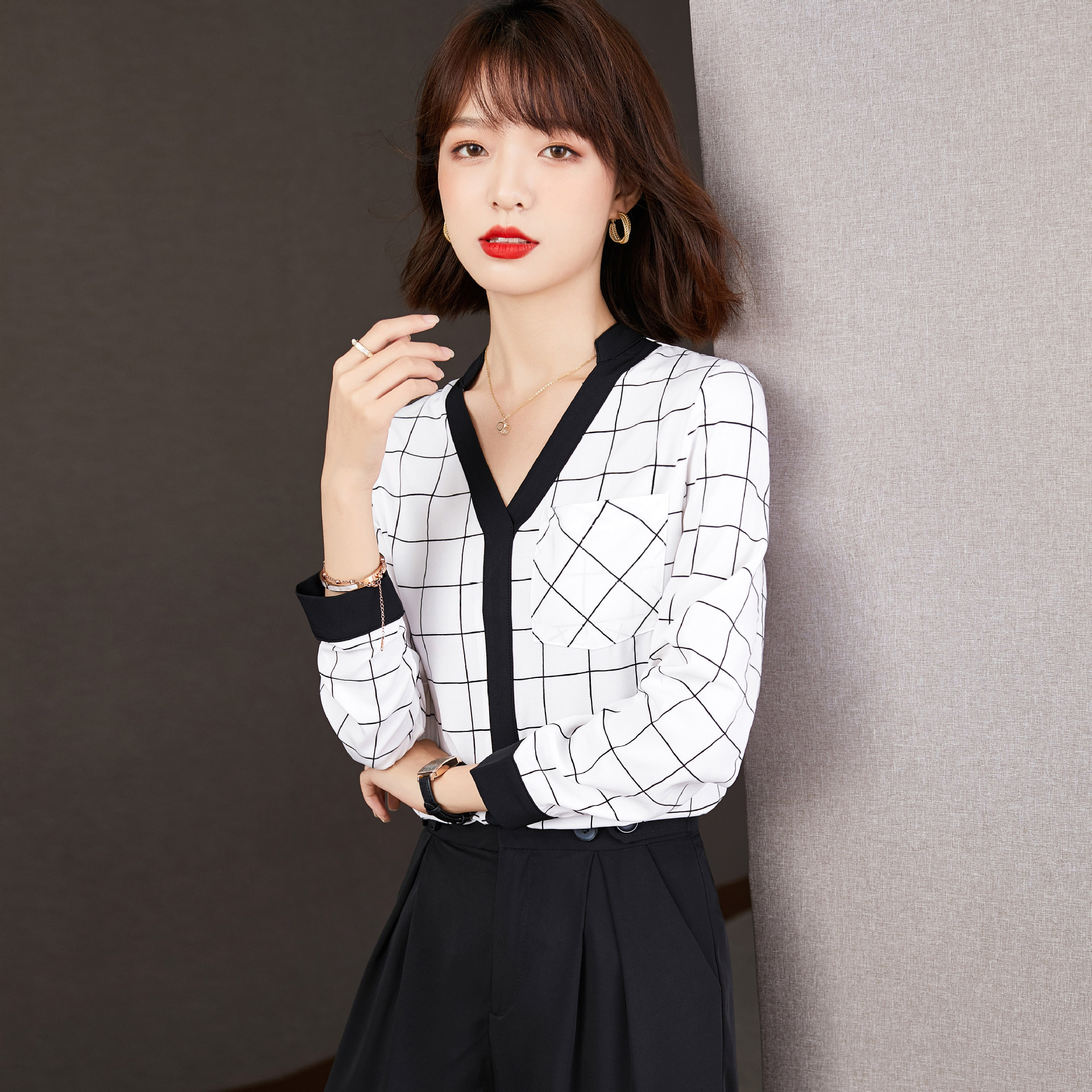 时尚休闲新款小衫