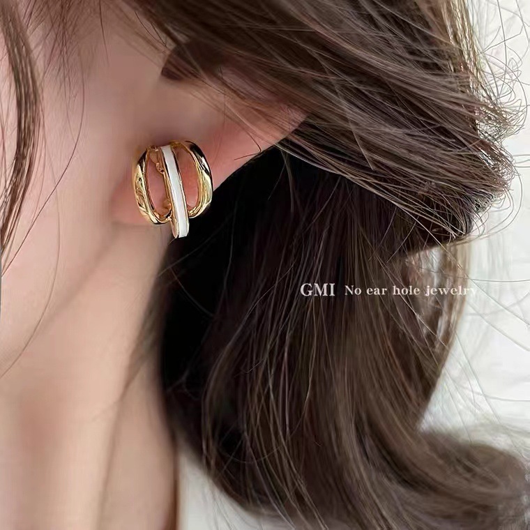 Curved Earring Ear Clip Metallic Korean Style New Affordable Luxury Fashion Niche Temperament All-Match Cold Circle