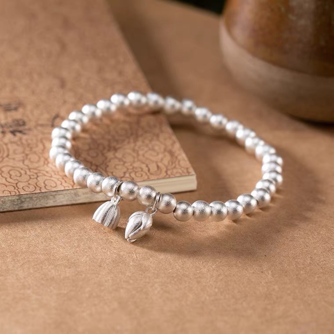 周家同款镀银两世欢手链转运珠情侣手串送女友民族风女式银色手链