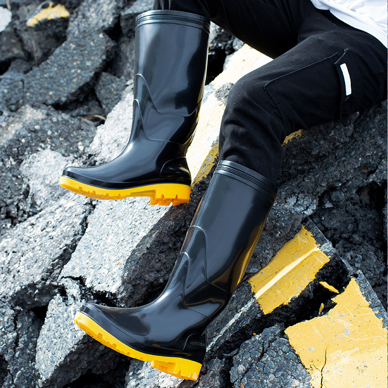 Four Seasons Black Labor Protection Men Knee-High Rain Boots Wholesale Non-Slip Construction Site Wear Resistance PVC Tendon Bottom High Top Rain Shoes Men