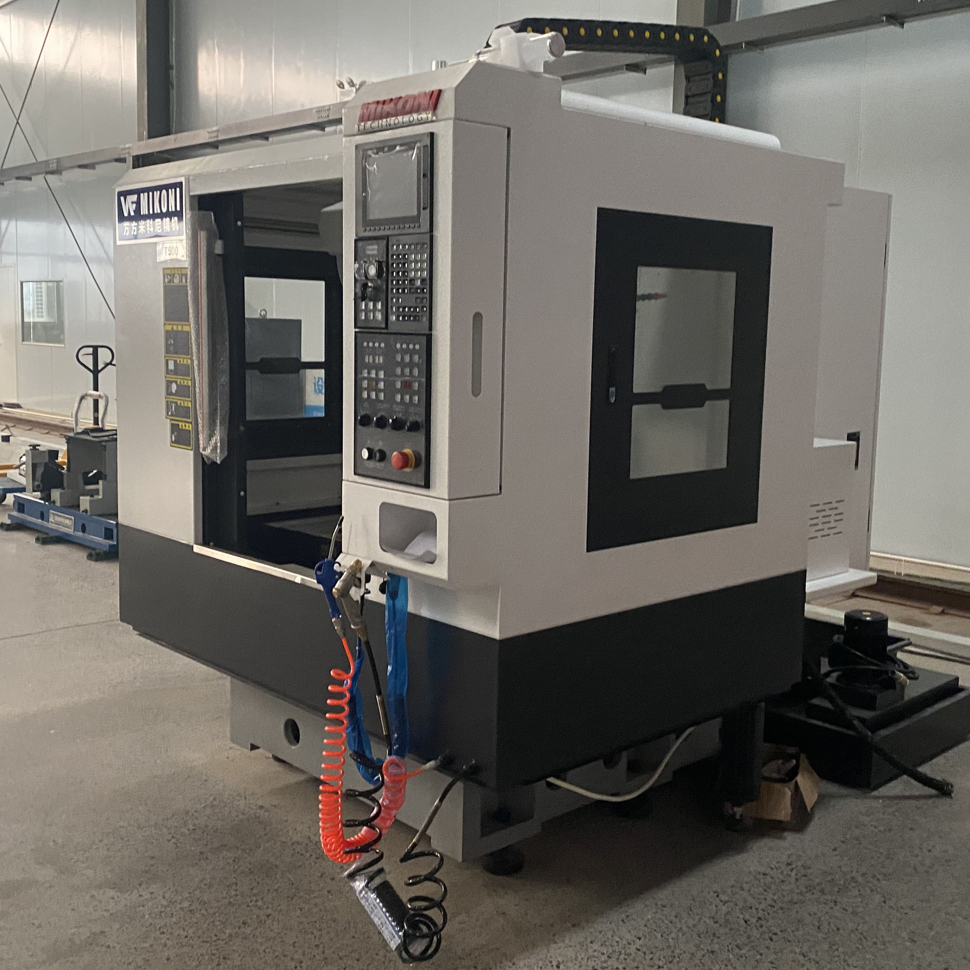 数控钻铣机床零件加工 高速钻攻 雕铣雕刻一体机全封罩工具磨床