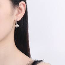 扇形珍珠耳环女小众设计新加坡轻奢风耳钩925纯银高级气质耳饰品