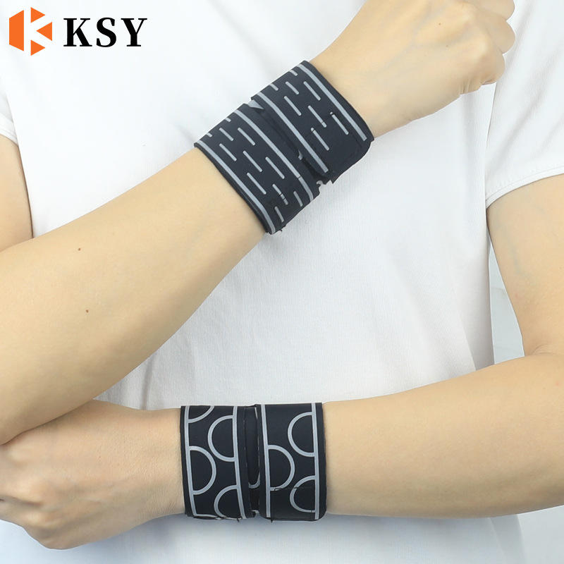 运动护腕防扭伤加压绑带柔韧软甲健身篮球排球举重加压护手腕