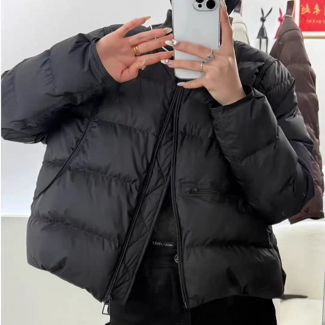 2025年新款羽绒服女短款韩版圆领时尚轻薄白鸭绒外套潮小个子