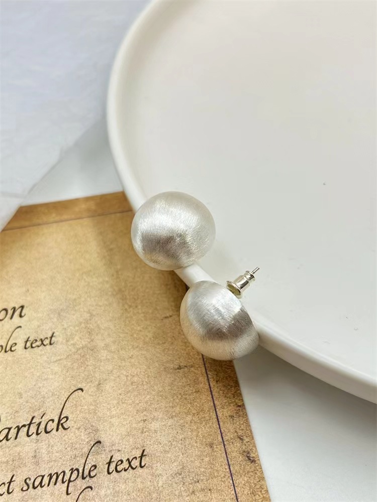 2022 New Brushed Half Steamed Bread Ear Studs Sterling Silver Needle Matte Fashion Retro Minority Frosty Style Earrings