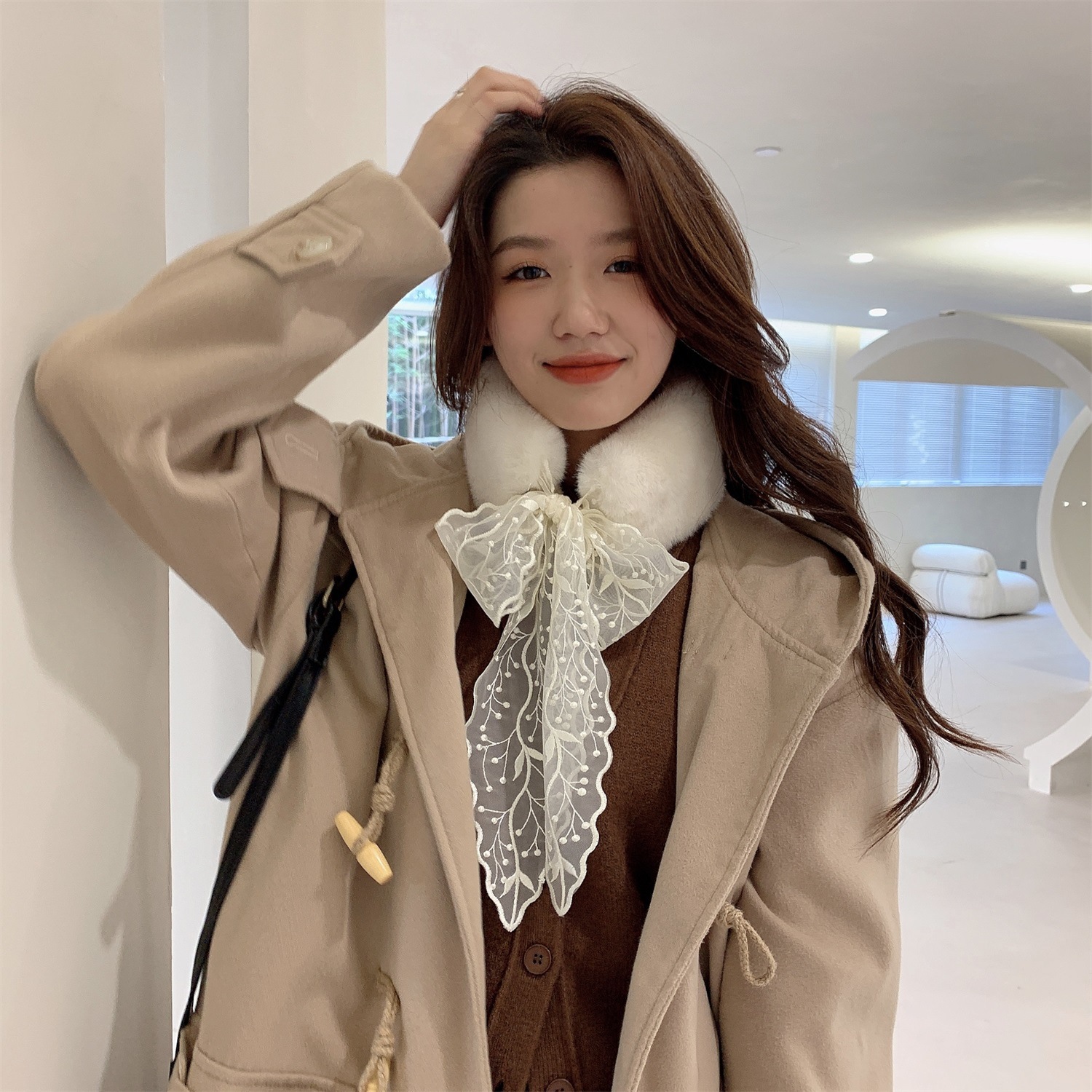 2022 Autumn and Winter New Artistic Fresh Lace Strap Detachable Collar Furry Scarf Women's All-Matching Korean Warm Scarf