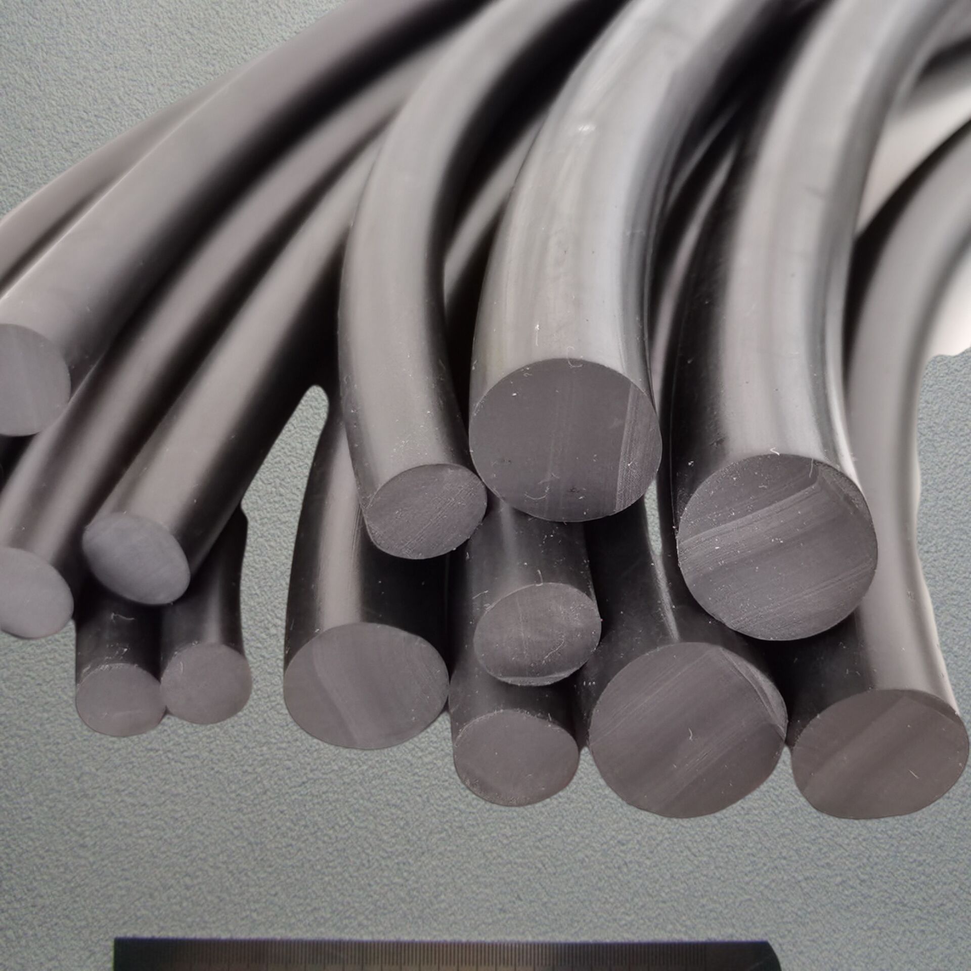 丁腈橡胶条实心圆条三元乙丙黑色氟胶耐油o型密封条nbr材质橡胶绳