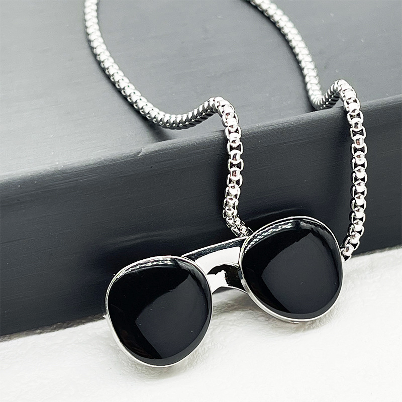 Personalized Hip Hop Men's Fashionable Scooter Necklace All-Matching Graceful Women's Perfume Bottle Full Diamond Calf Sunglasses Titanium Steel Sweater Chain