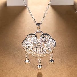 民族风时尚锁包项链 缕空花福字吊坠带铃铛 复古镀银项坠厂家批发