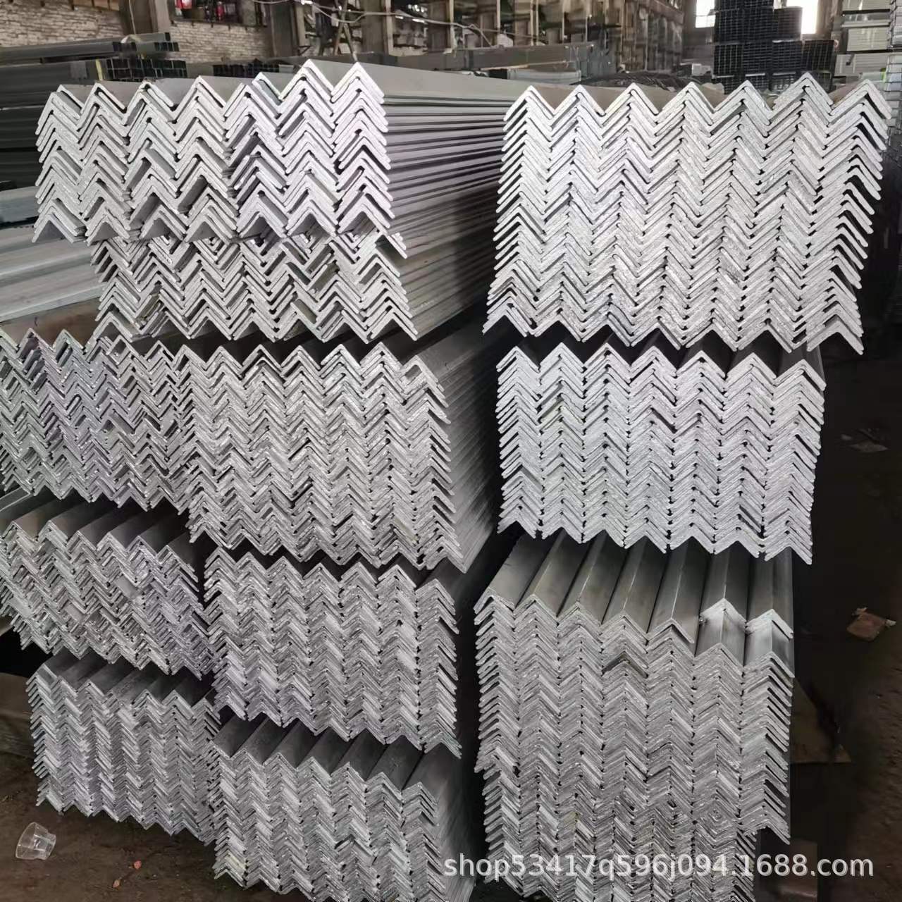 现货q235 镀锌角钢 建筑工程等边角钢角铁 热镀锌万能角钢光伏支
