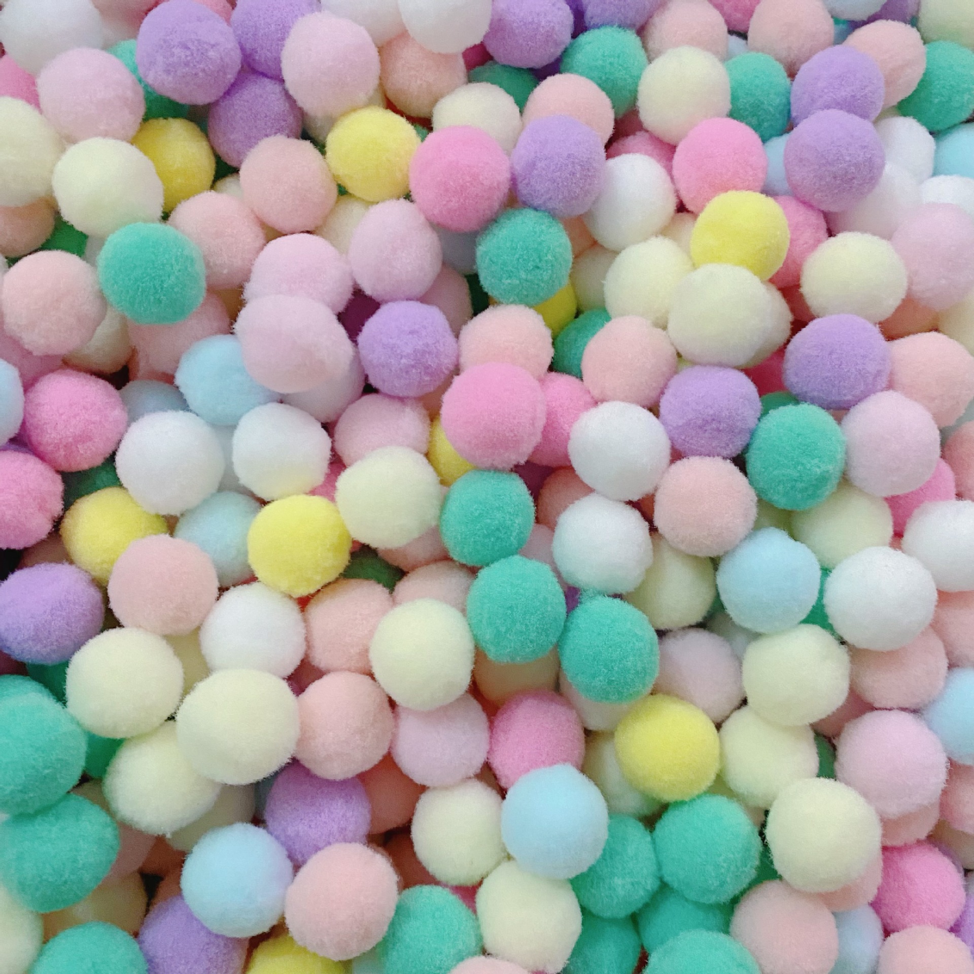 毛球现货 马卡龙彩色2cm涤纶毛绒球 diy配件手工玩具高弹毛球