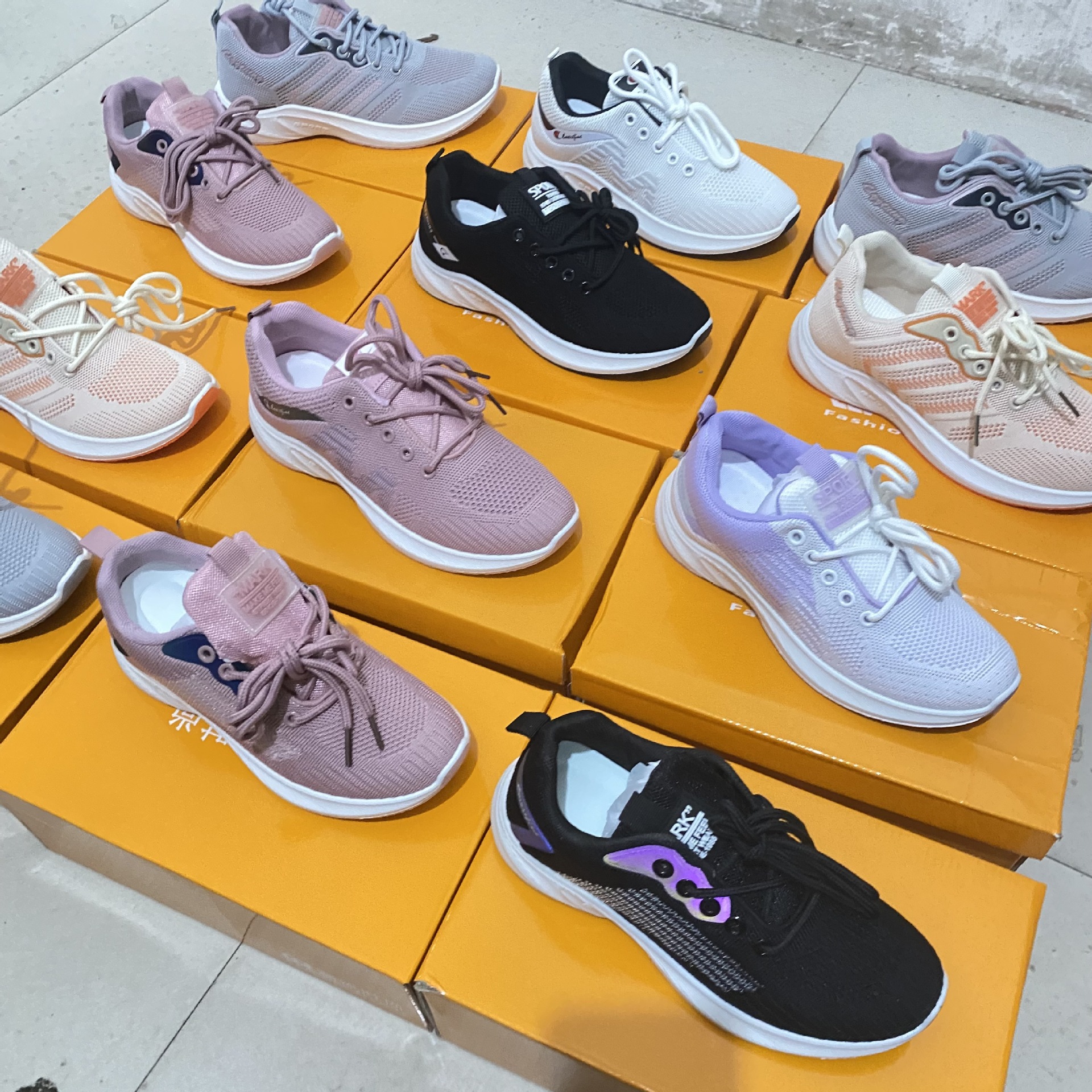 跨境女鞋女士鞋子批发货源地摊鞋莆田男女温州鞋尾货鞋断码鞋直播