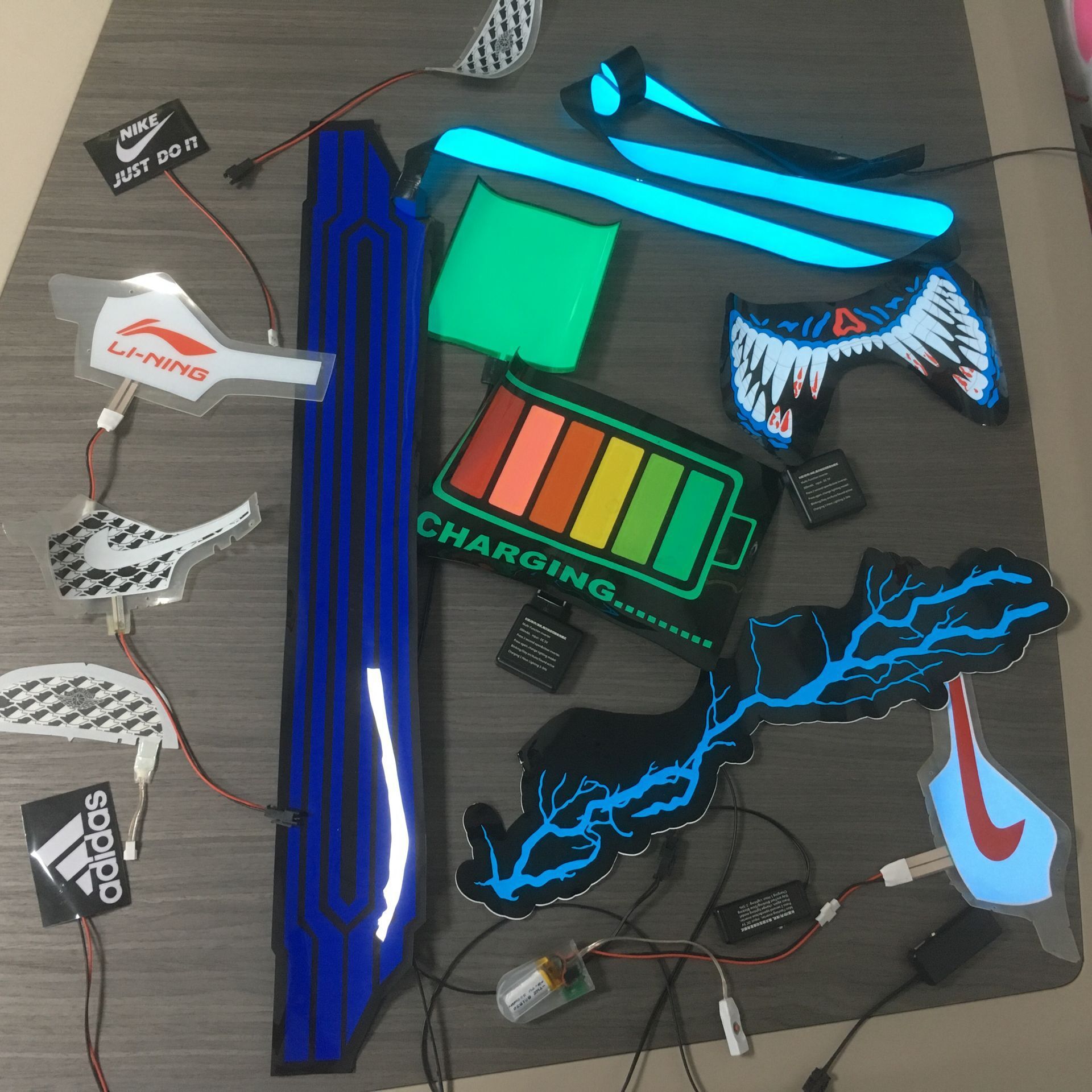 厂家供应柔性tpu发光片,可拉伸发光膜,el柔性发光膜,柔性发光标识