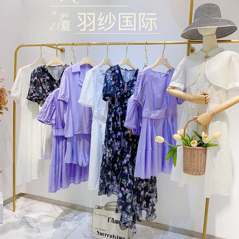 羽沙国际品牌折扣女装批发 抖音直播女装带货 实体女装店撤柜女装