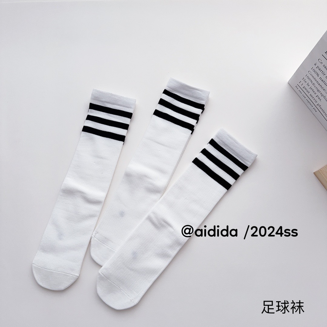 爱嘀嗒儿童袜子春夏新款男女童网眼足球袜子精梳棉校园学生小腿袜