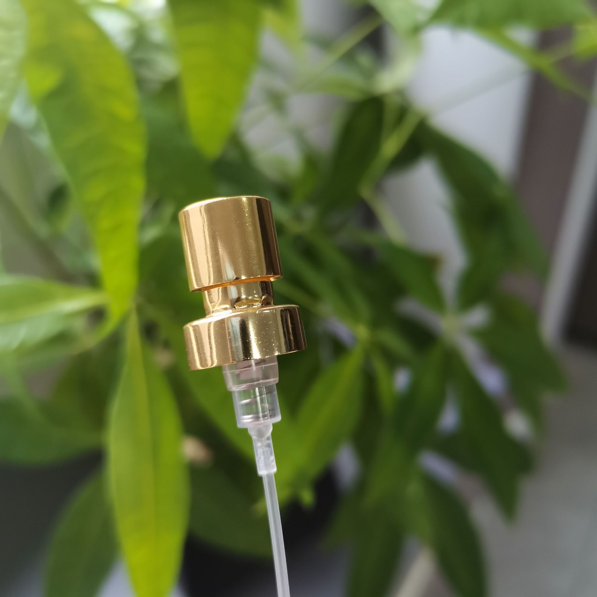 15mm电化铝喷头 卡口轧口香水喷雾头 手压式小喷头 喷雾器批发