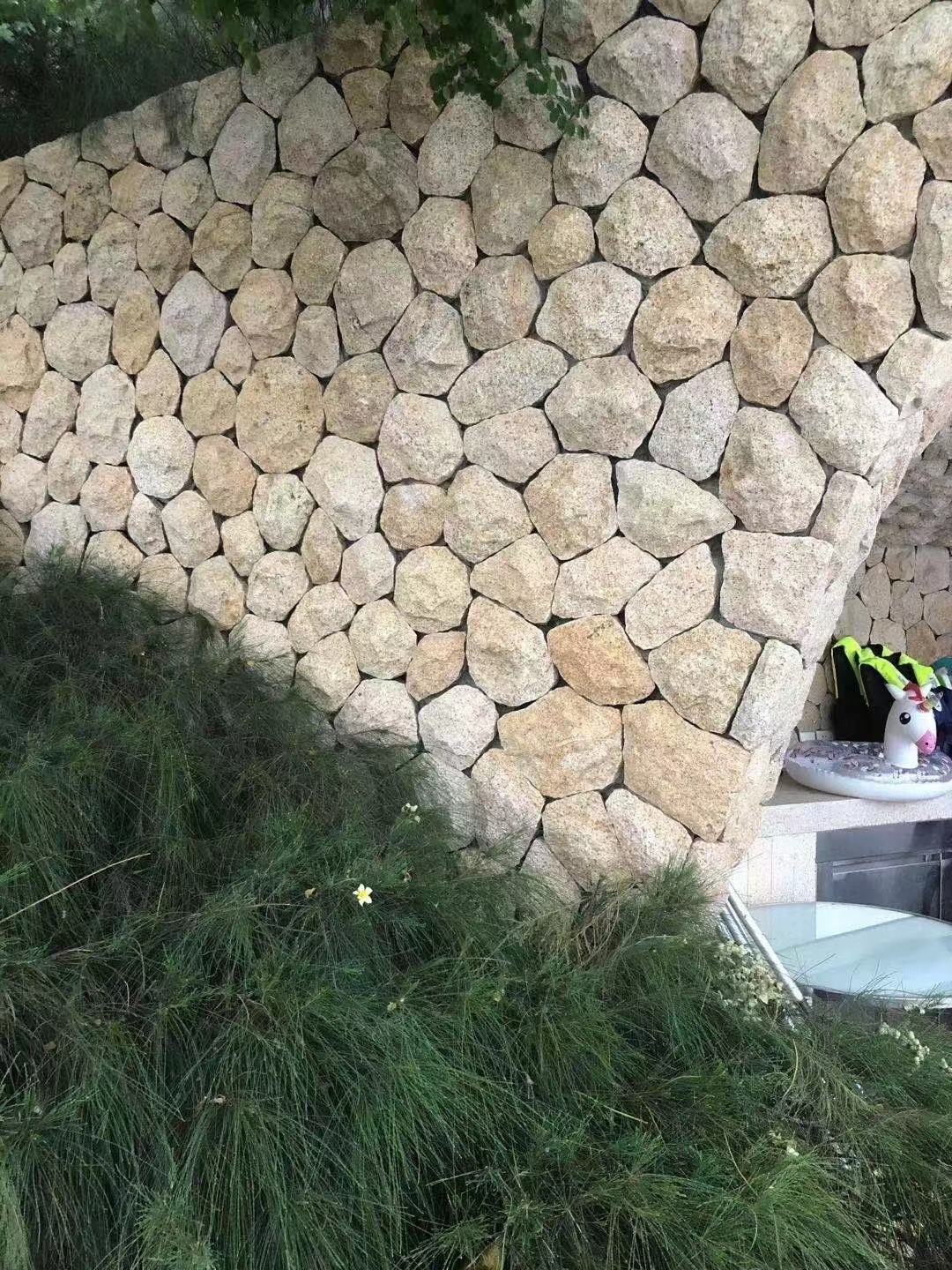 黄锈石碎拼石 铺路乱型石 粉砂岩乱型石 装饰乱形石 价格优惠