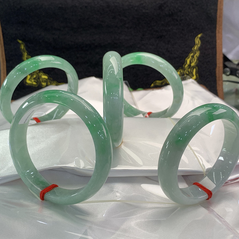 a货翡翠厂家直供缅甸翡翠手镯阳绿水润一手货源批发诚招代理