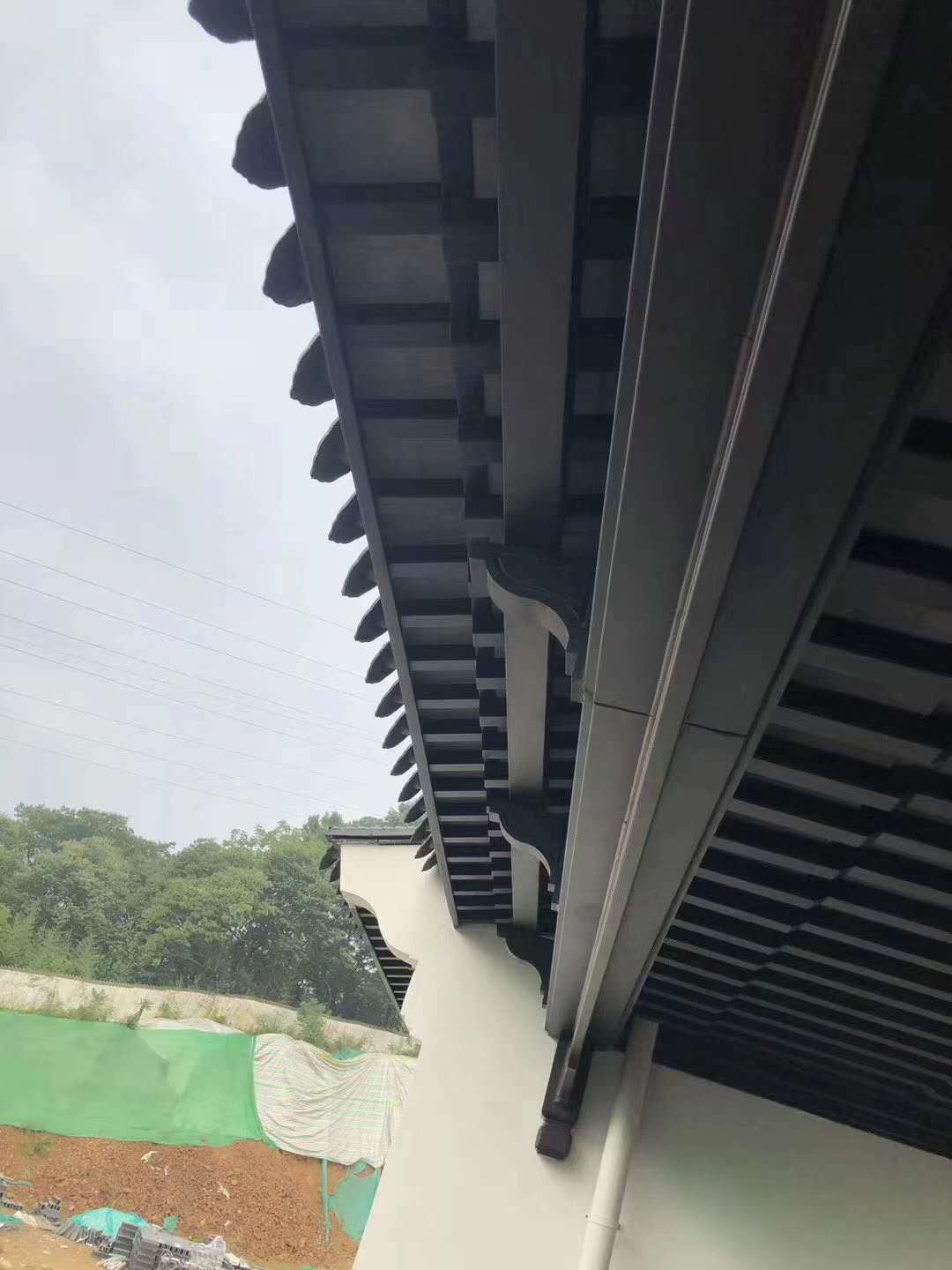 厂家定制仿古建筑幕墙金属装饰板别墅檐口灰色氟碳铝单板3.0mm