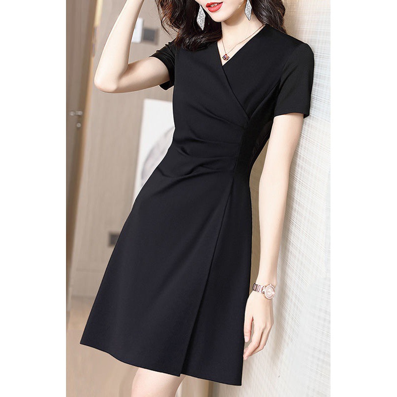 黑色连衣裙女2024新款夏季气质领减龄小个子遮肚修身显瘦小黑裙