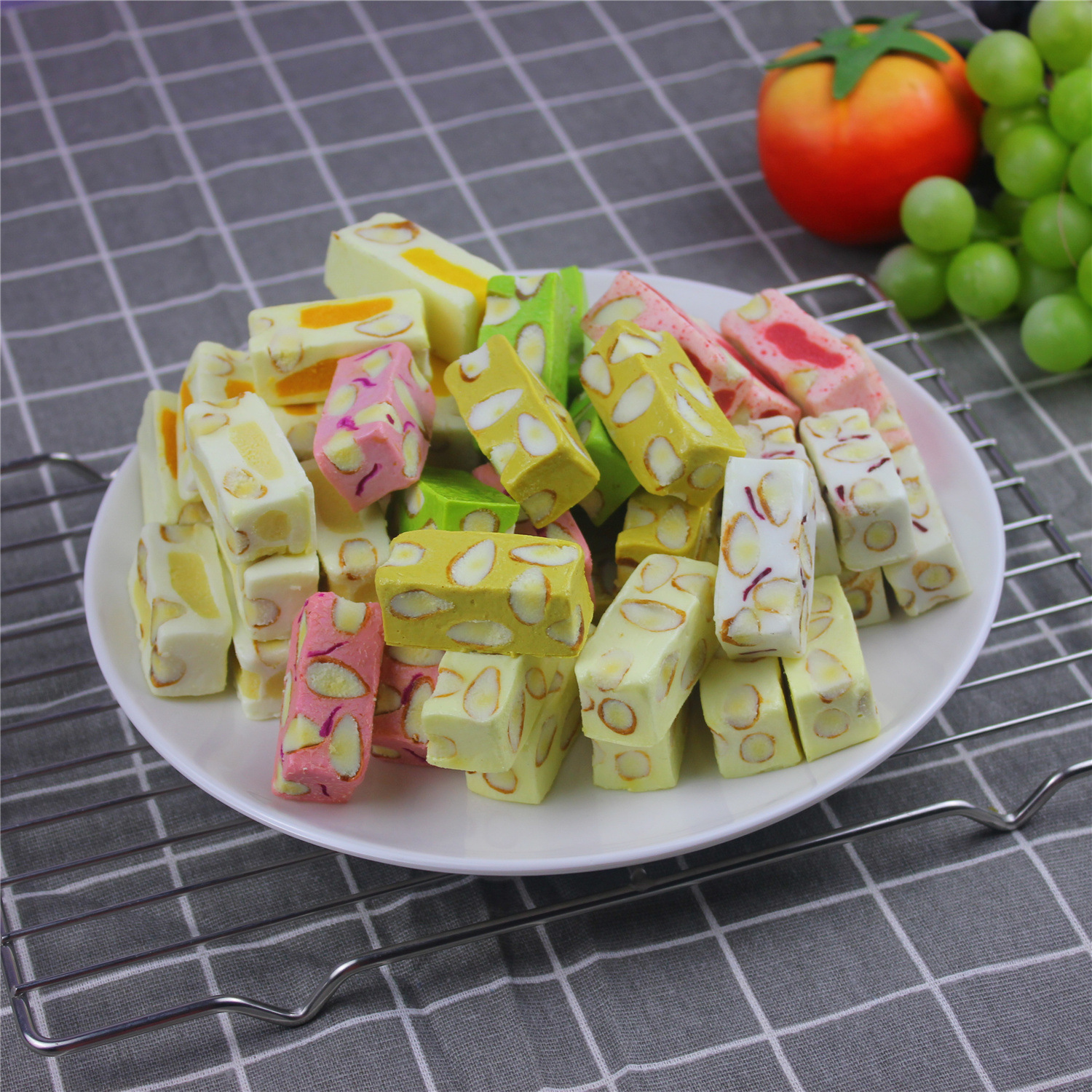 仿真牛轧糖手工花生牛奶蔓越莓喜糖模型散装摆盘摄影装饰橱窗样品