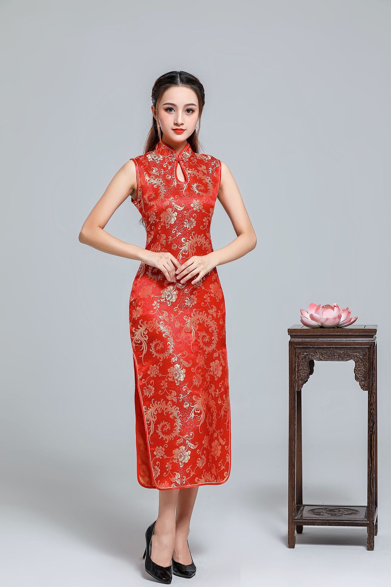 织锦缎凤尾花长旗袍中国风春节礼服大红