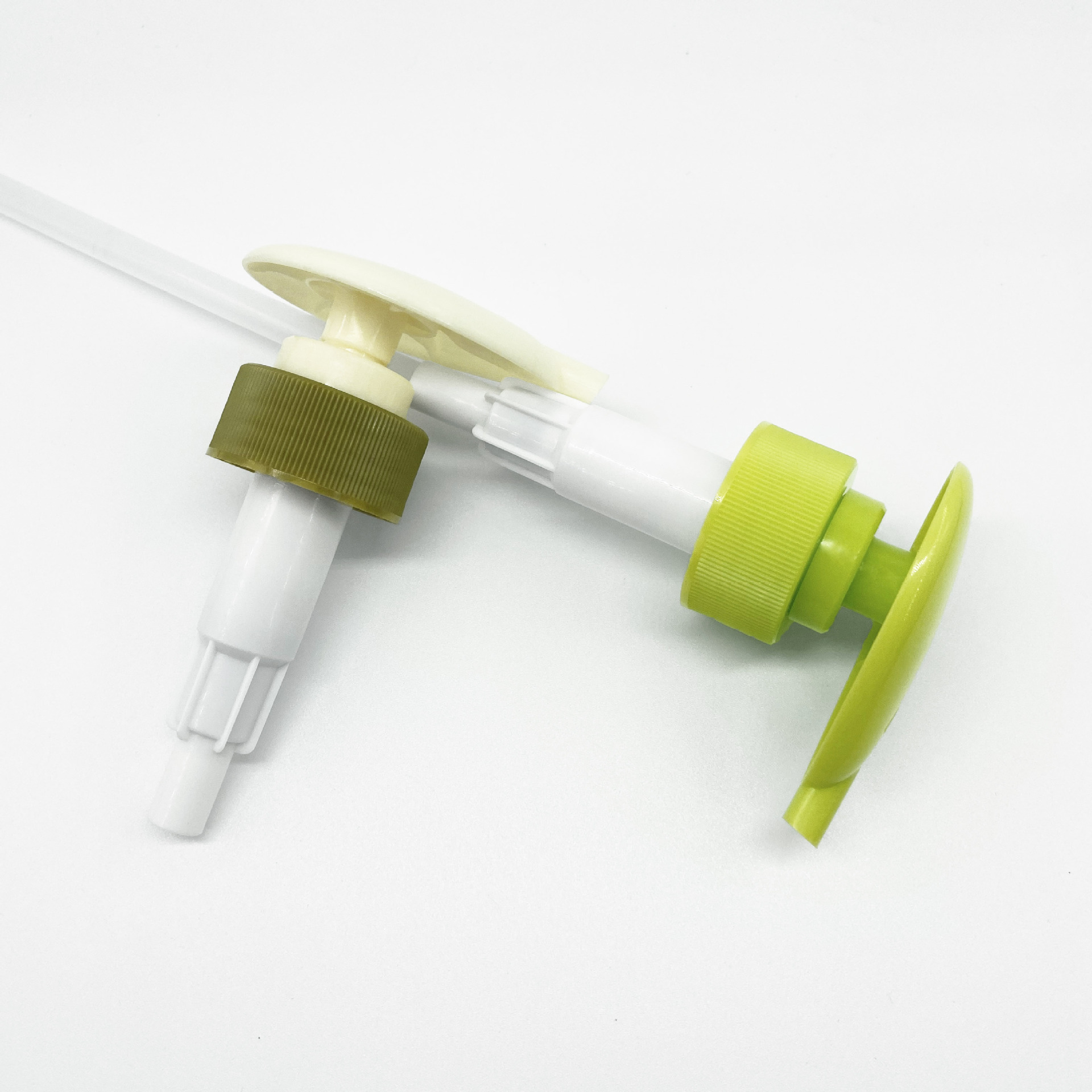 供应32牙按压泵头 美妆用品乳液泵头沐浴露瓶泵头洗发水泵头