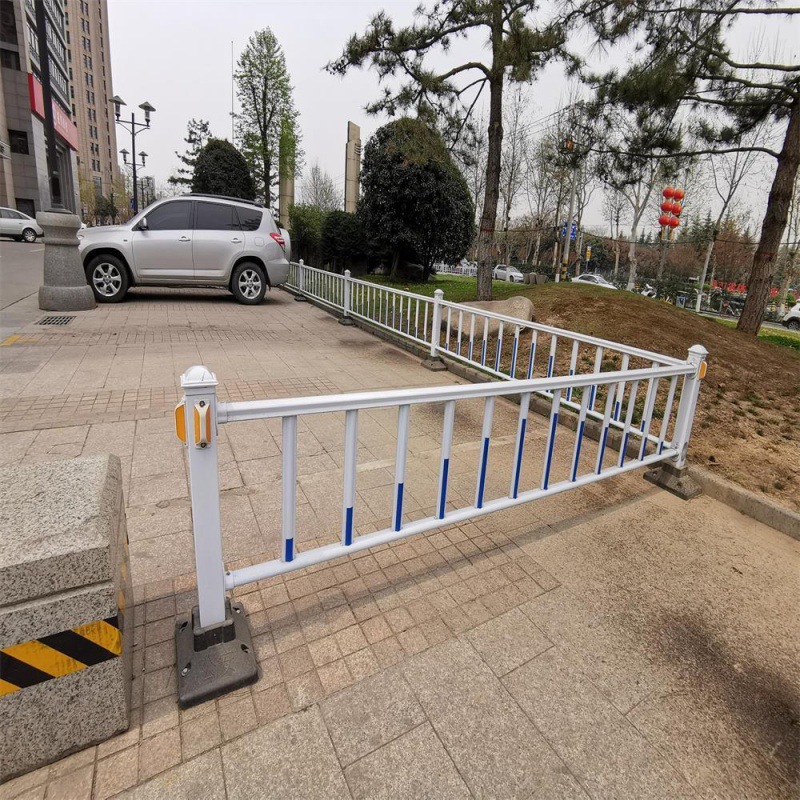 京式护栏市政道路护栏隔离人行道交通防护栏公路地下车库围栏