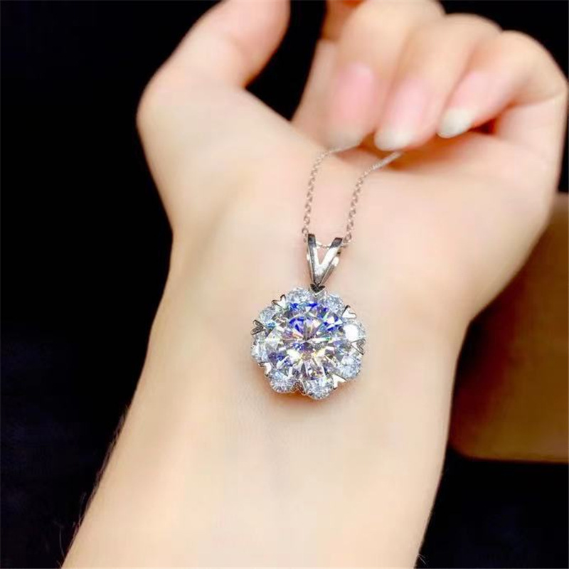 公关礼品风格现代简约是否跨境出口专供货源否尺寸1克拉莫桑钻吊坠,2