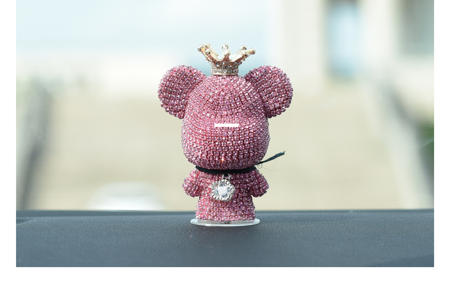 镶钻汽车摆件暴力熊车载香薰车内饰品创意大头熊车载摆件香水装饰