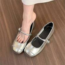 复古玛丽珍鞋女2024春秋新款银色一字带法式低跟单鞋女粗跟小皮鞋