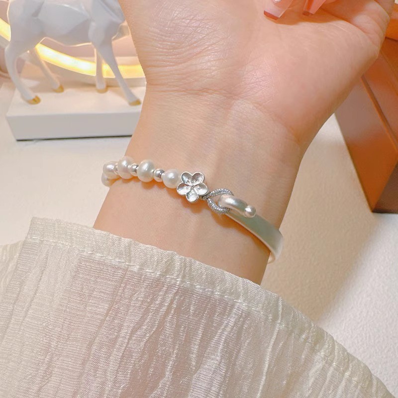 2024 New Hetian Yu Bracelet Girls Are Lucky to Light Luxury Minority Bracelet Exquisite Birthday Gift for Girlfriend