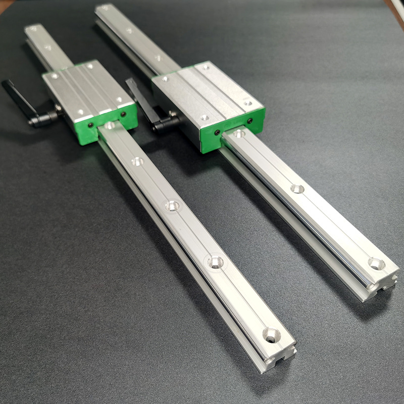 方型滚轮直线导轨