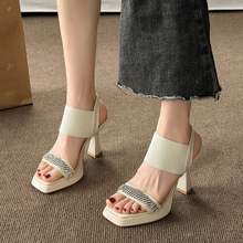 欧美小众设计弹力粗跟高跟鞋女2024年夏新款方头时装露趾凉鞋批发