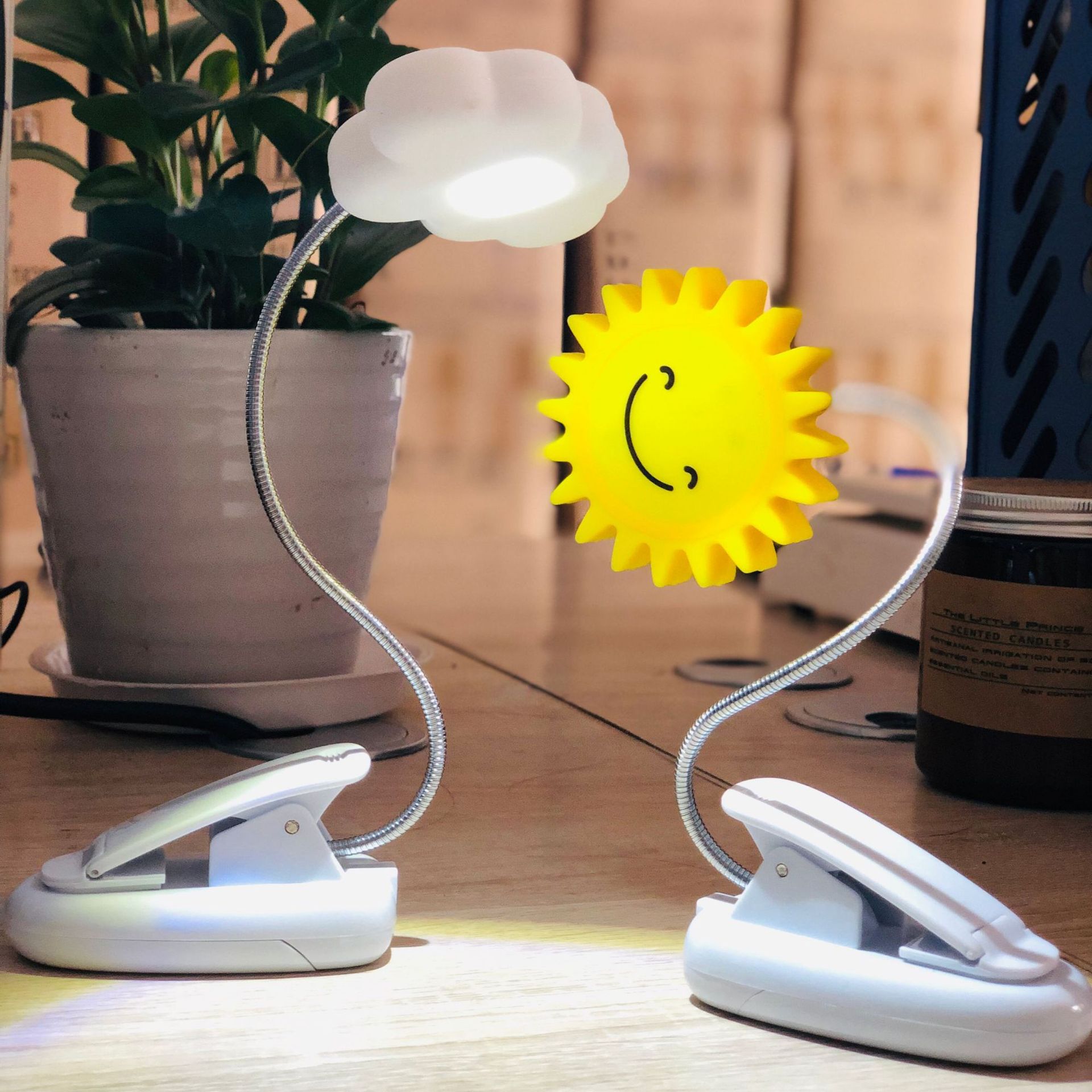 usb万向软管夹子灯 护眼阅读台灯 创意礼品灯卡通太阳台灯云朵灯