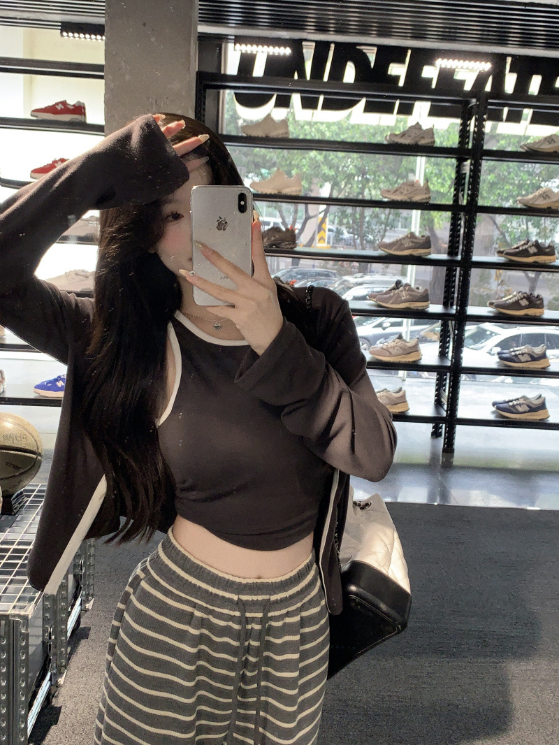 休闲运动套装女装开衫外套吊带背心上衣春装新款条纹直筒裤三件套