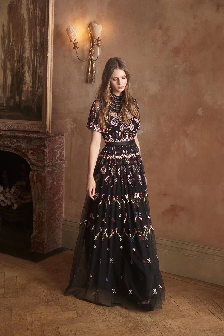 女神范2022走秀新品女装宴会年会礼服长裙重工刺绣绣花网纱连衣裙