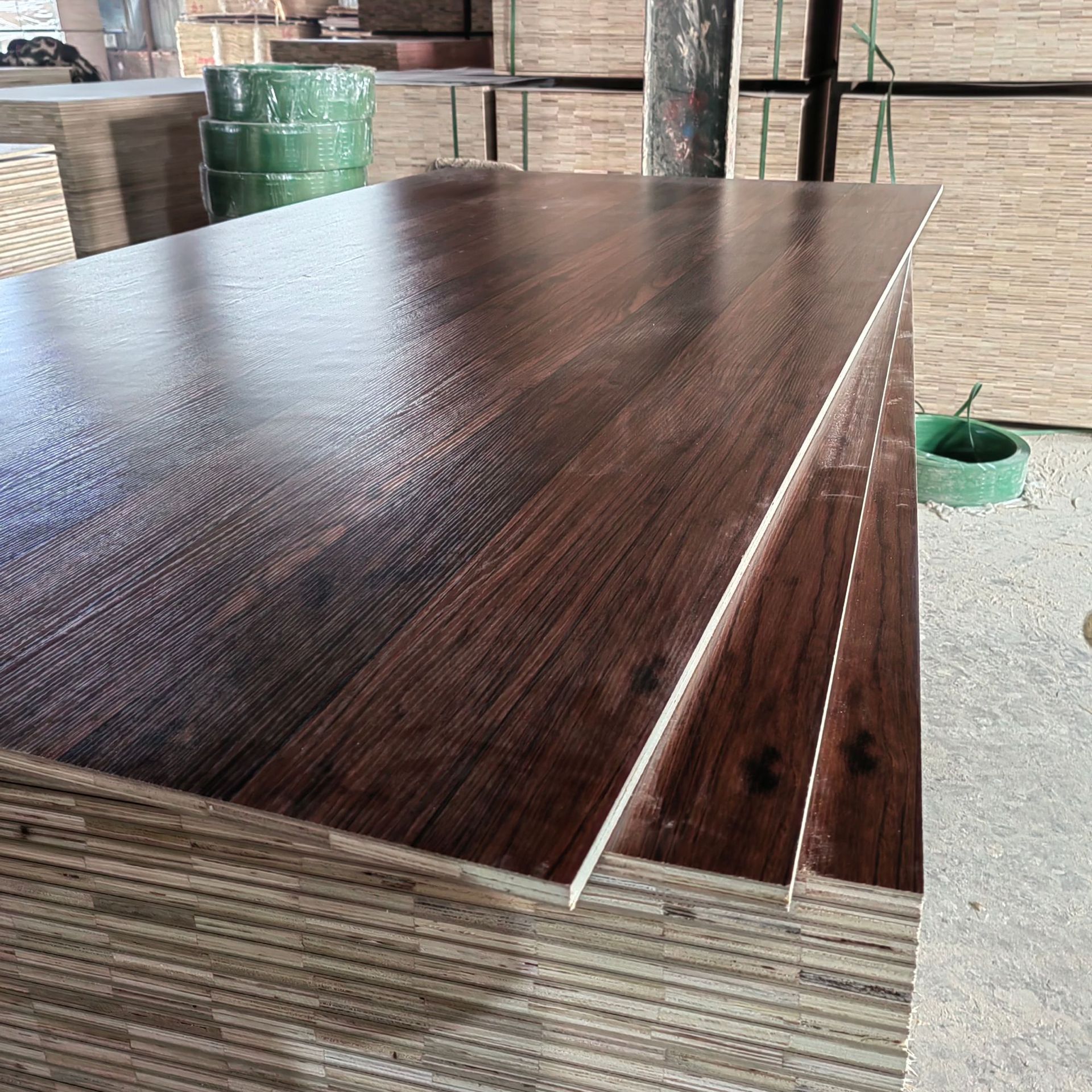 批发免漆板装饰板家具饰面板护墙板多层实木板材直拼板免漆面板