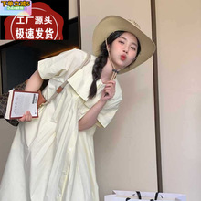 奶黄色连衣裙女2024夏季新款小个子设计款小众单排扣宽松显瘦长裙
