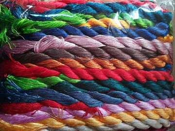 绒花亮丝绣花线 手工鞠球特亮丝光棉线 十字绣冰丝刺绣线68元2斤