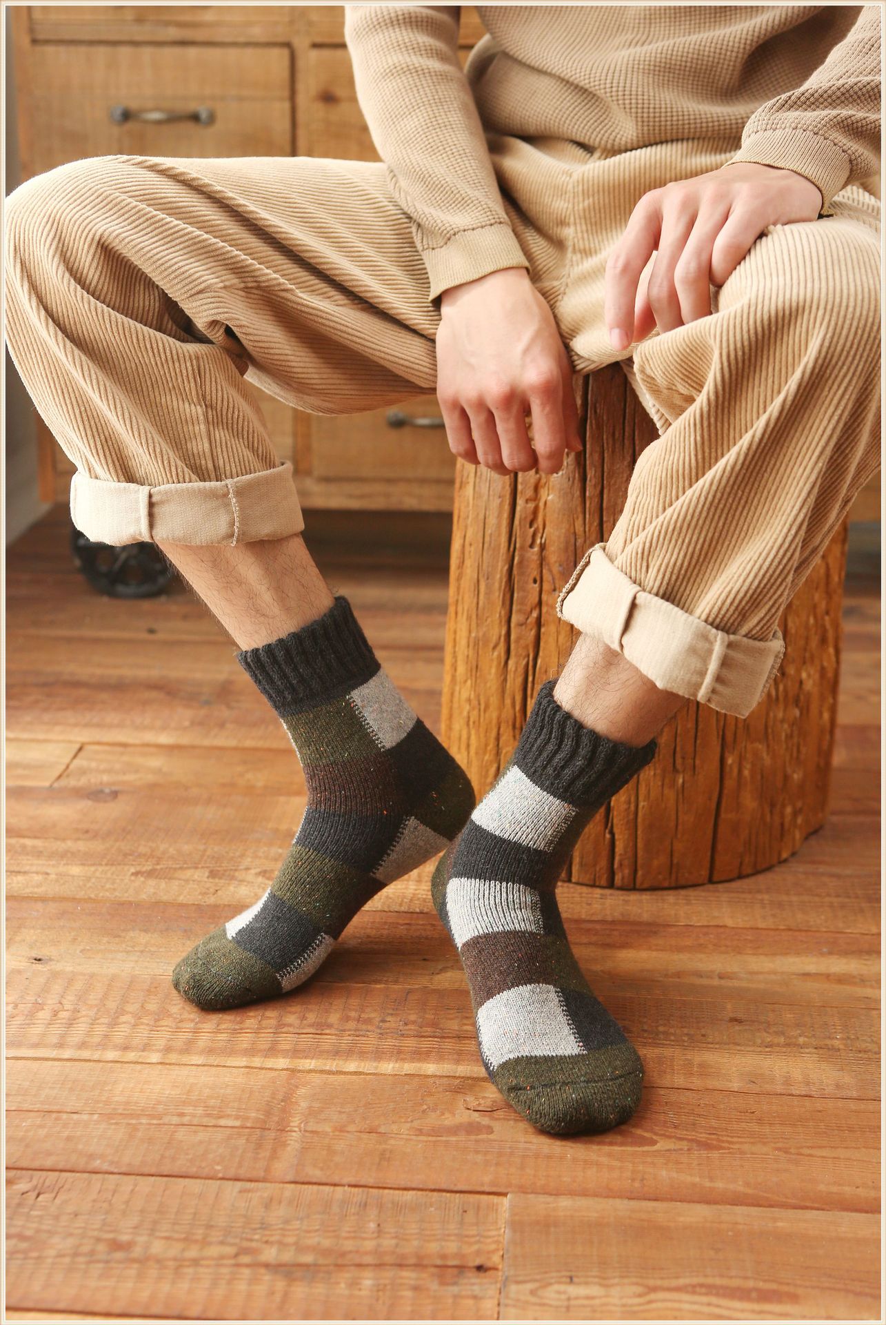 袜子男士秋冬季地板袜加厚款羊毛袜保暖格子中筒袜长筒加绒毛巾袜