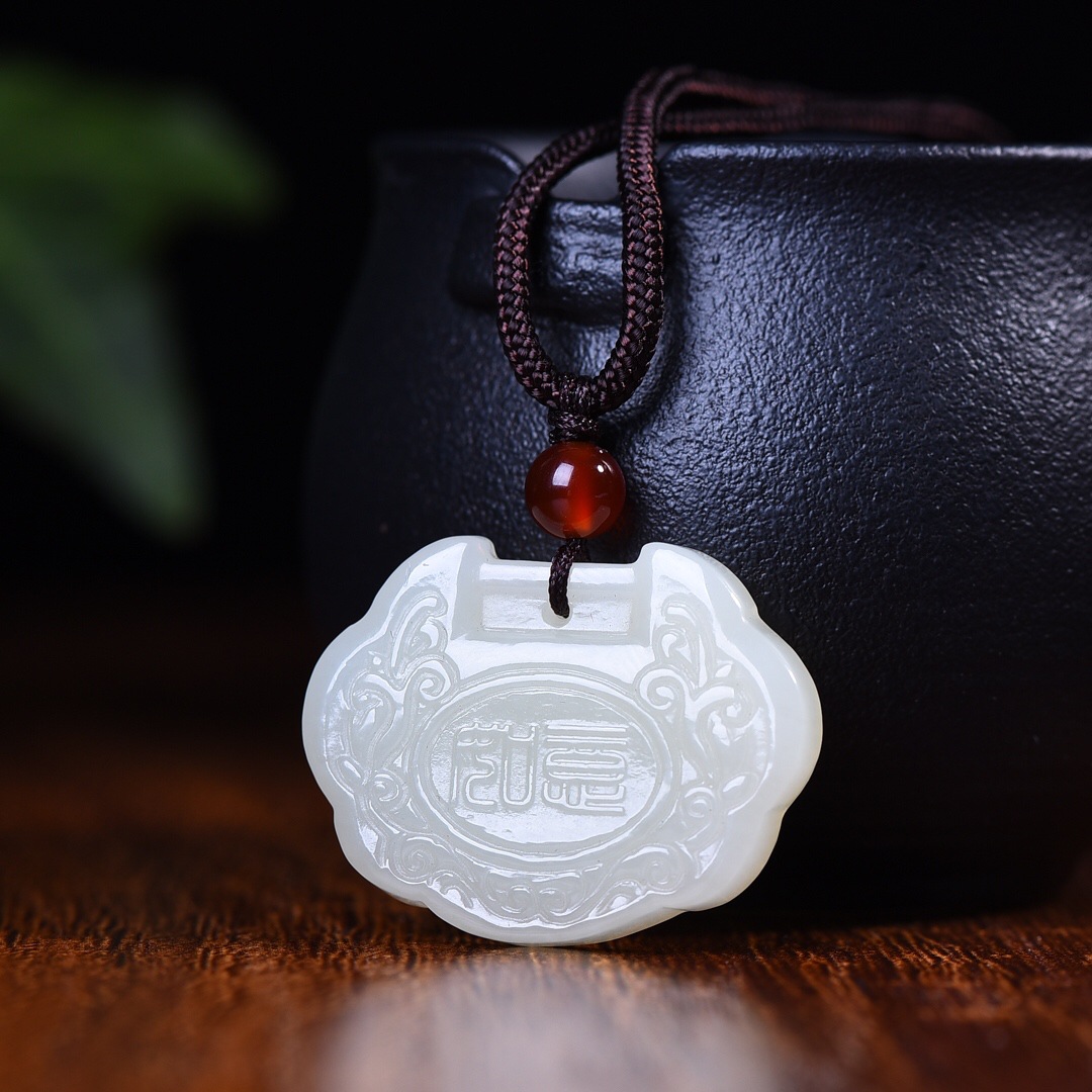 新疆和田白玉吉祥如意锁玉吊坠宝宝玉锁挂件长命百岁平安锁