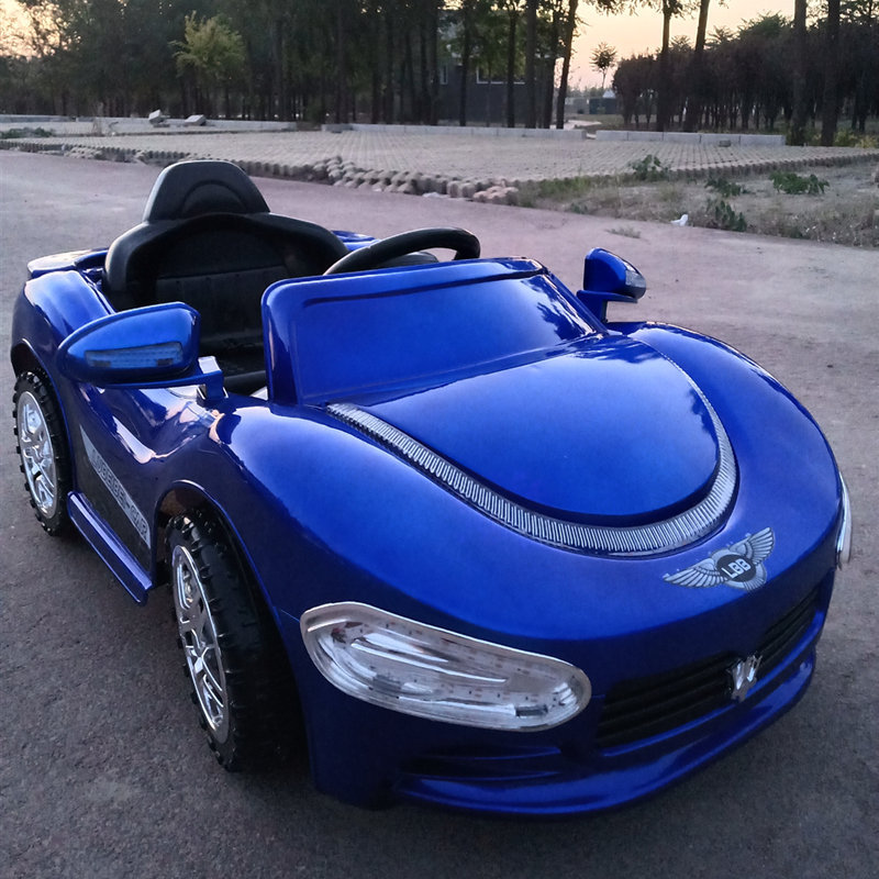 新款电动儿童车四轮汽车玩具车可坐人遥控车带摇摇男小孩子坐的车