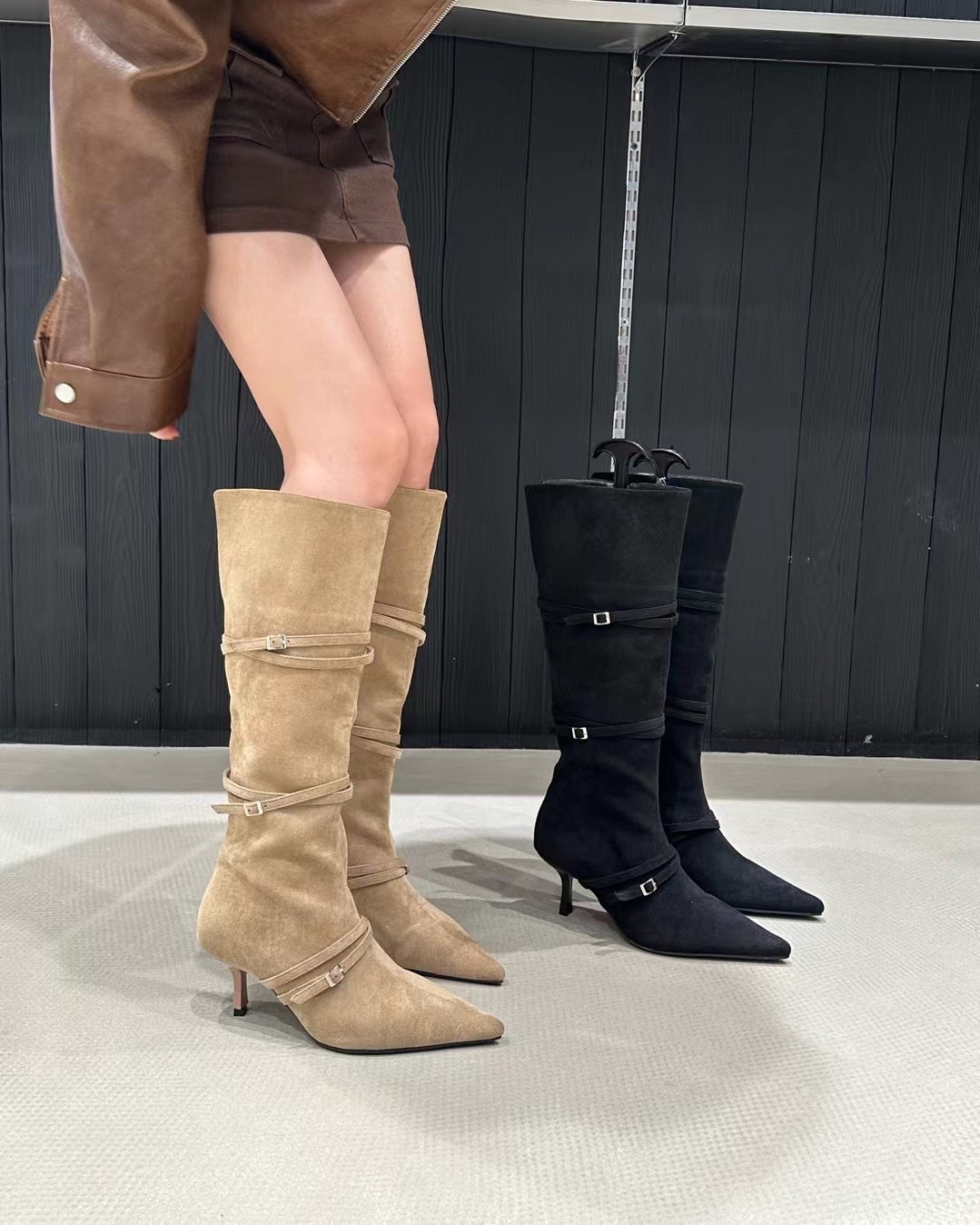 时髦精长靴2024秋冬细带尖头绒面细跟高筒靴不过膝高跟长靴女鞋