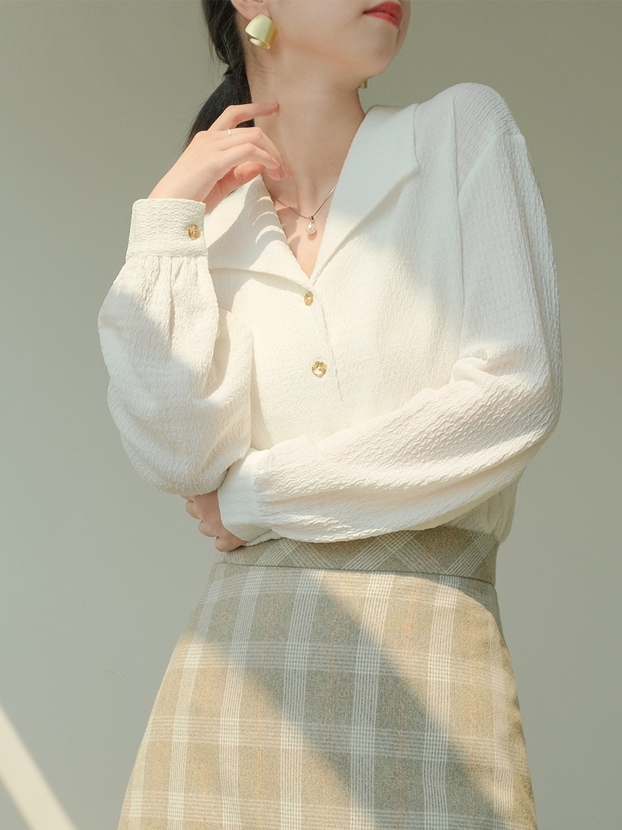 2022韩系白色衬衫女设计感小众高级纹理休闲宽松时尚洋气法式上衣