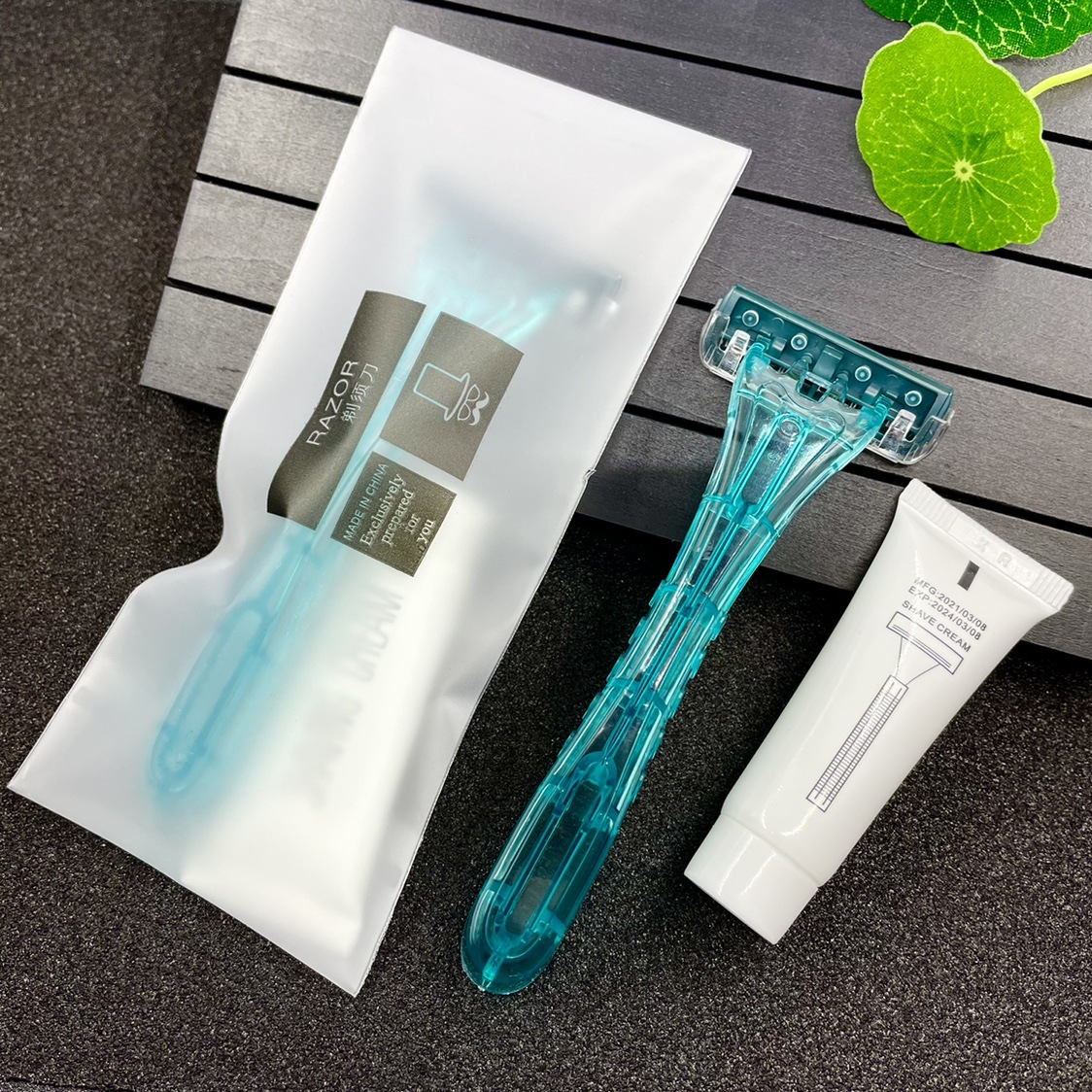 桑拿浴家用用品场剃须刀刮胡刀酒店宾馆须刨手动男士一次性三层