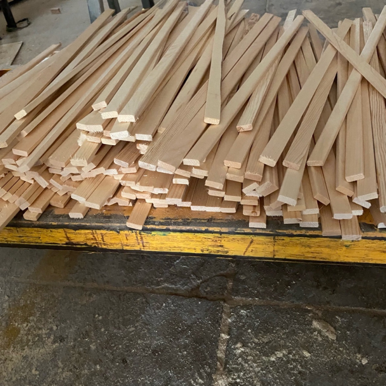 实木平板线条成品框线 厂家直供源头厂货 吊顶柜门原木线条批发