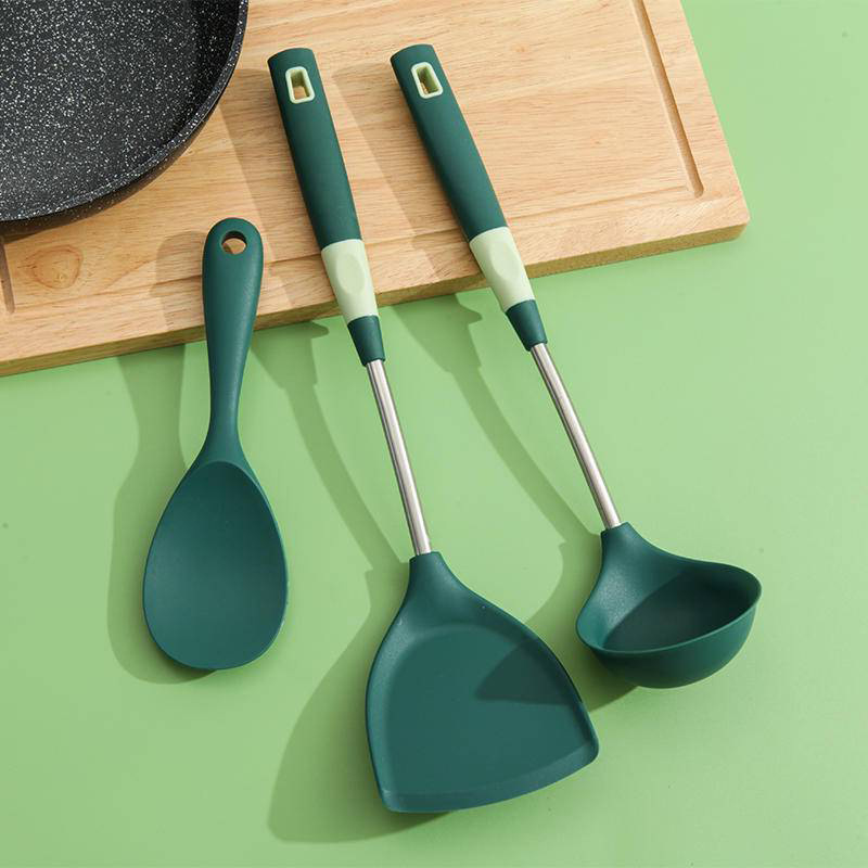 Food Grade Dark Green Silicone Kitchenware Kitchen Non-Stick Pan High Temperature Resistant Silicone Spatula Soup Spoon and Strainer Suit Wholesale