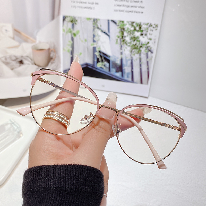 A Wire Fence Red Women's Eyebrow Myopia Glasses Can Be Equipped with Degrees Large Frame Glasses Face without Makeup Gadget Plain Glasses