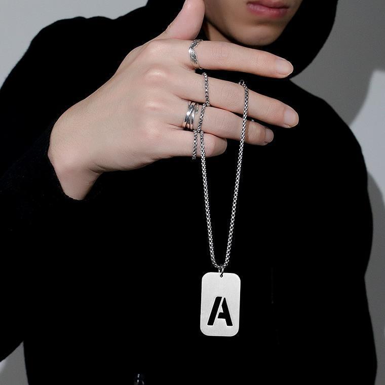 梵亚格 钛钢吊坠 26字母军牌项链小众简约潮酷ins风百搭嘻哈配饰